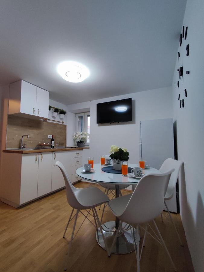Ferienwohnung Stone House Lovric Kaštela Exterior foto