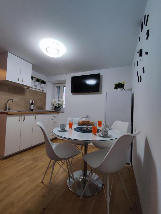 Ferienwohnung Stone House Lovric Kaštela Exterior foto