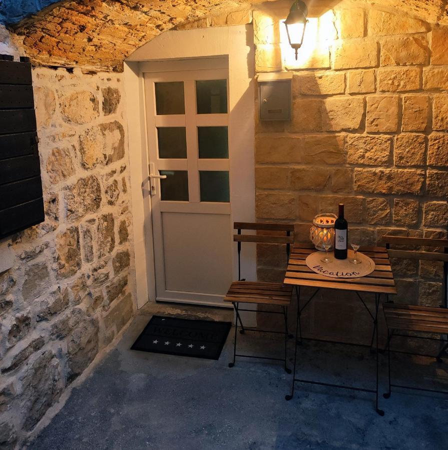 Ferienwohnung Stone House Lovric Kaštela Exterior foto